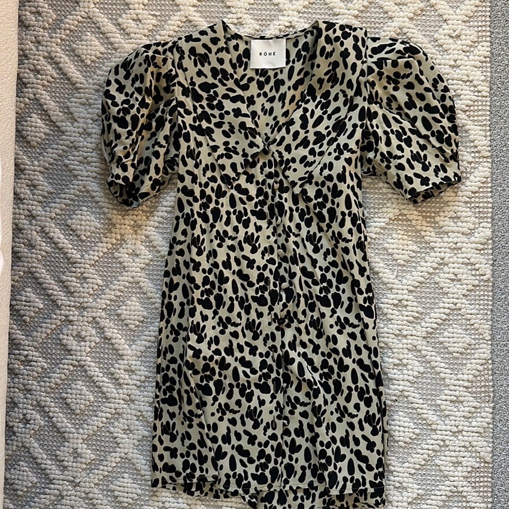Perfect date night dress, barely worn!